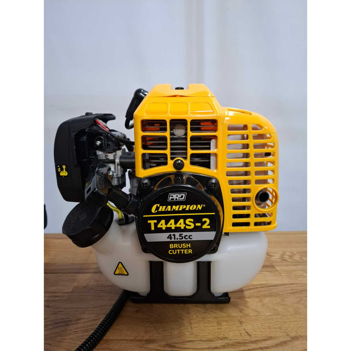 Триммер бензиновый Champion T444S-2 (2-коробки) (Цвет: Yellow / Black)