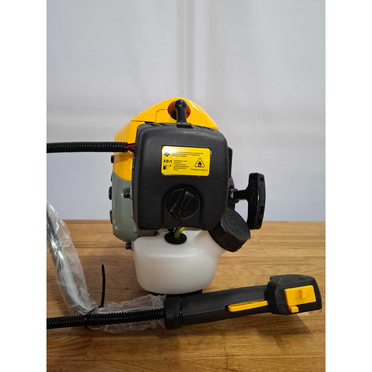 Триммер бензиновый Champion T444S-2 (2-коробки) (Цвет: Yellow / Black)
