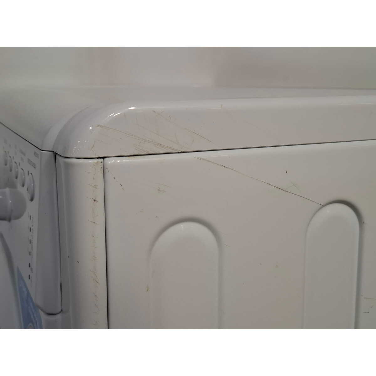 Стиральная машина Indesit IWSB 5105, белый
