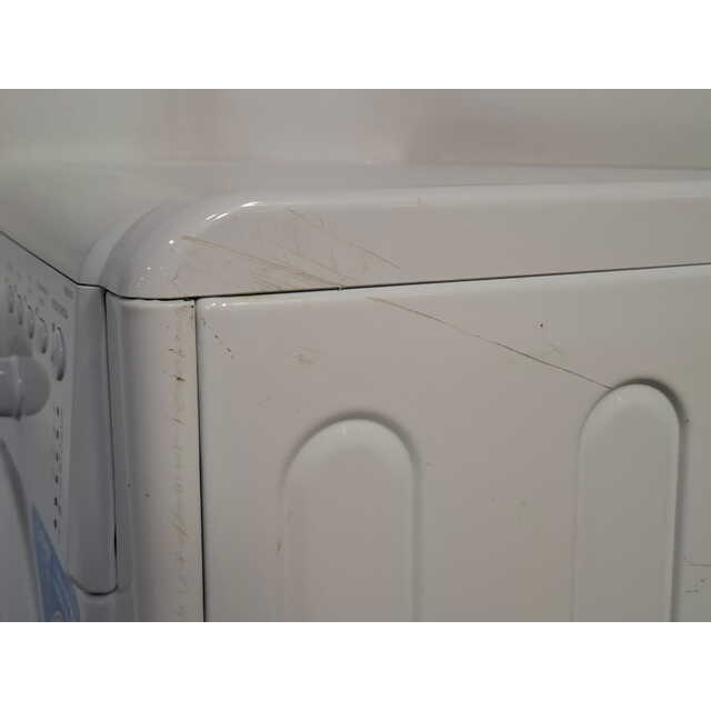 Стиральная машина Indesit IWSB 5105, белый Стиральная машина Indesit IWSB 5105, белый