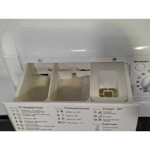 Стиральная машина Indesit IWSB 5105, белый Стиральная машина Indesit IWSB 5105, белый