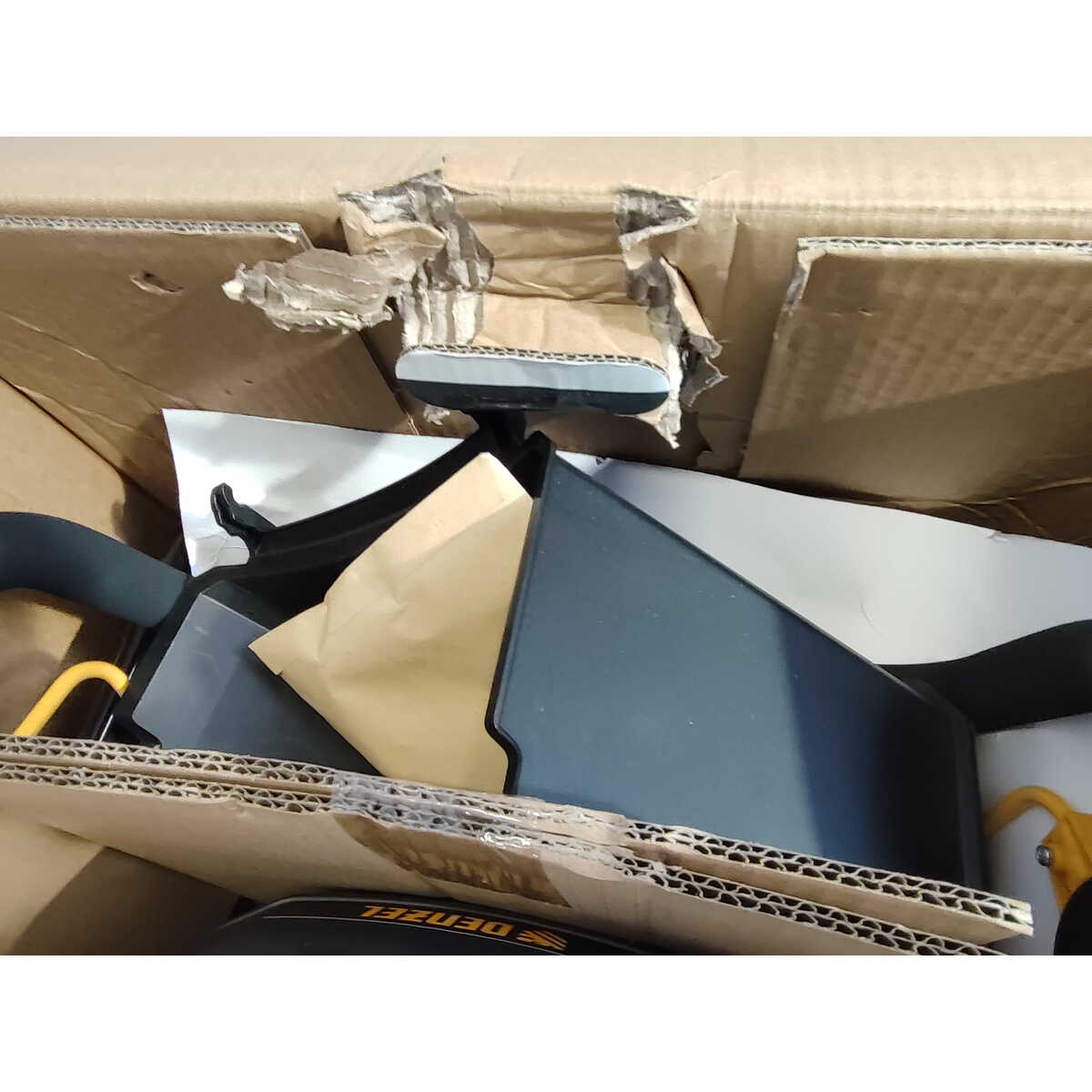 Газонокосилка роторная Denzel DLM-460 (Цвет: Yellow / Black)