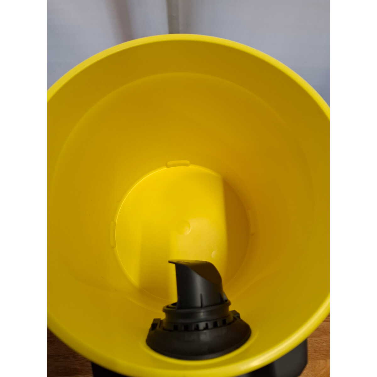 Строительный пылесос Karcher WD 3 V-17/4/20 (Цвет: Yellow)
