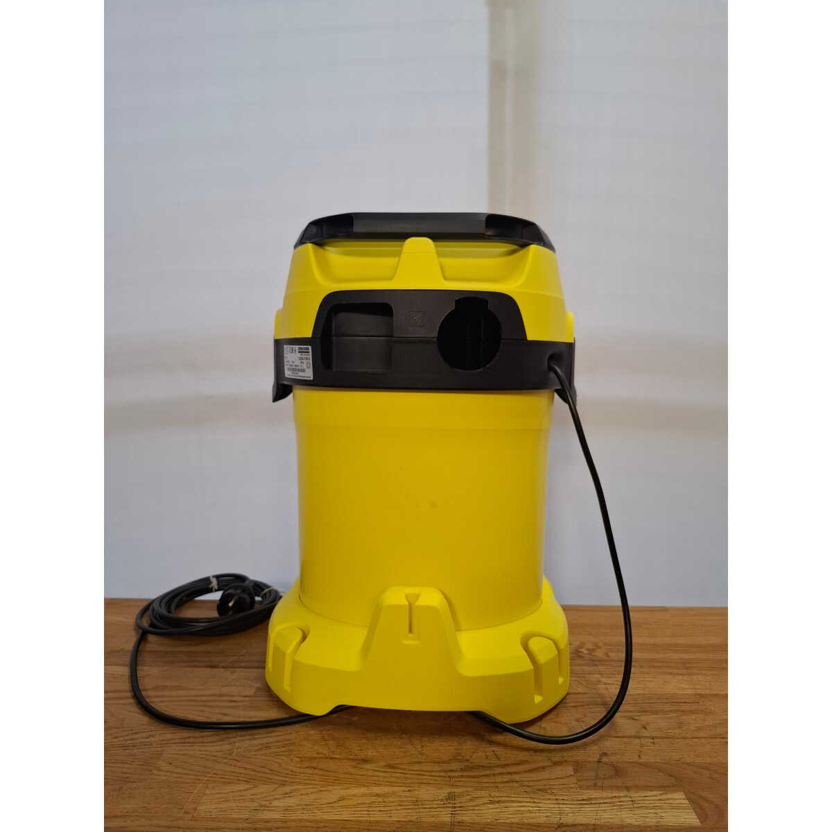 Строительный пылесос Karcher WD 3 V-17/4/20 (Цвет: Yellow)