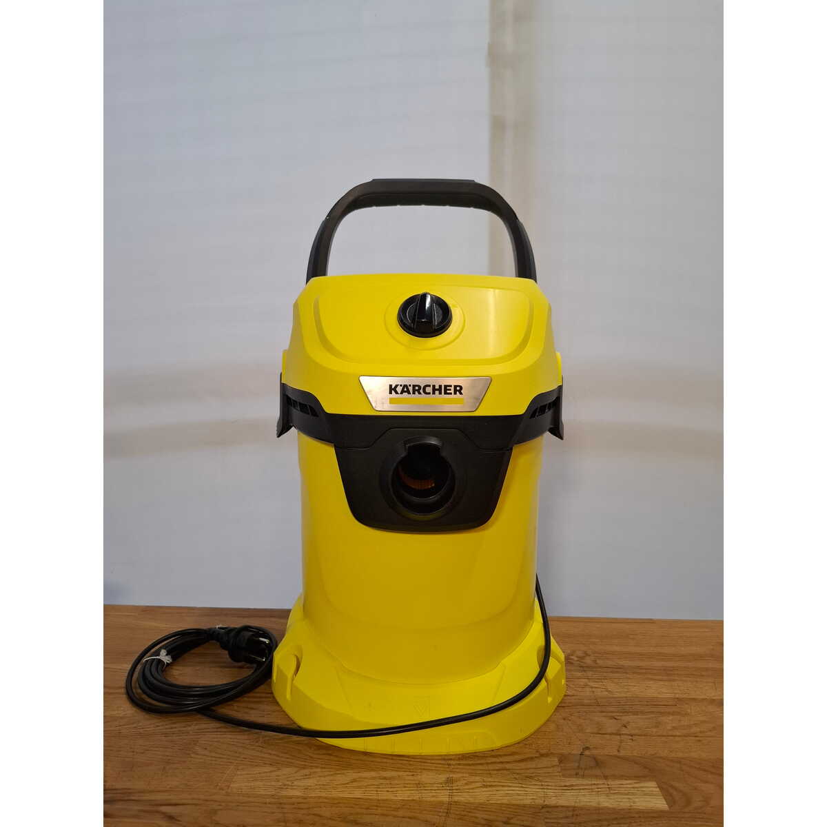Строительный пылесос Karcher WD 3 V-17/4/20 (Цвет: Yellow)