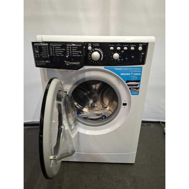 Стиральная машина Indesit EWSB 5085 BK CIS (Цвет: White / Black) Стиральная машина Indesit EWSB 5085 BK CIS (Цвет: White / Black)