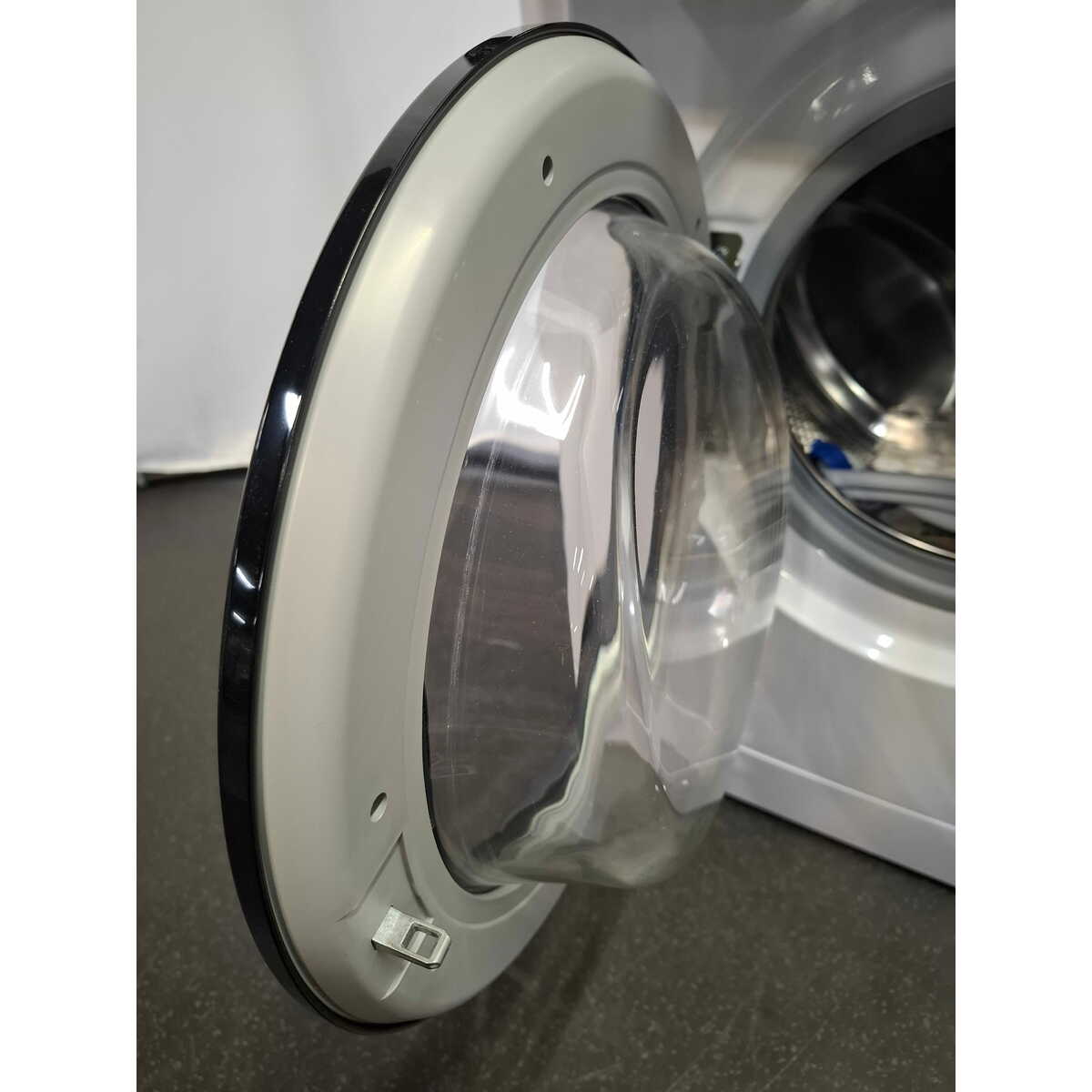 Стиральная машина Indesit EWSB 5085 BK CIS (Цвет: White/Black)