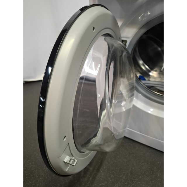 Стиральная машина Indesit EWSB 5085 BK CIS (Цвет: White / Black) Стиральная машина Indesit EWSB 5085 BK CIS (Цвет: White / Black)