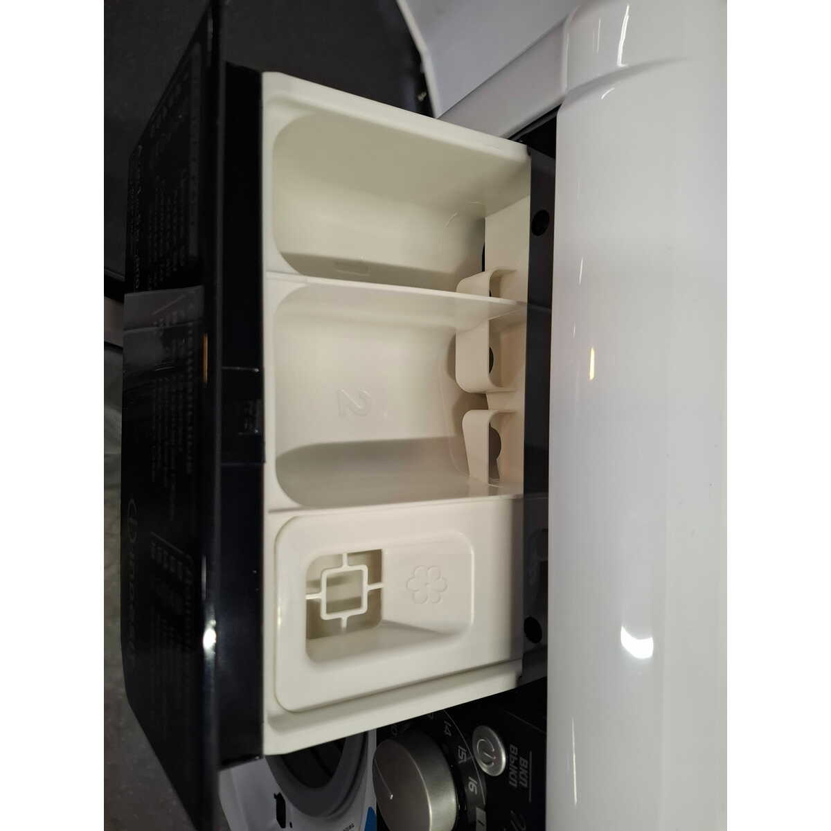 Стиральная машина Indesit EWSB 5085 BK CIS (Цвет: White/Black)