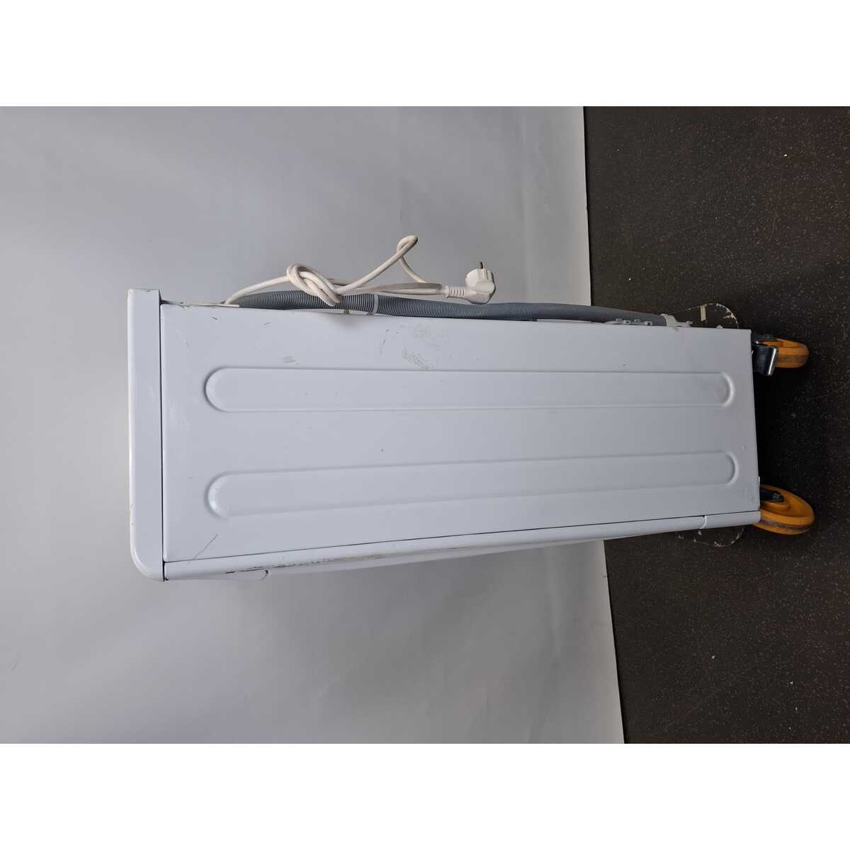 Стиральная машина Indesit IWUB 4085, белый