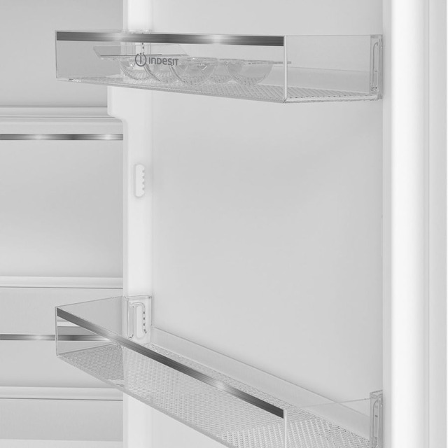 Холодильник Indesit IBD 18, белый