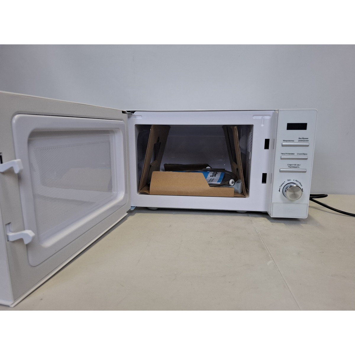 Микроволновая печь Korting KMO820GW, белая