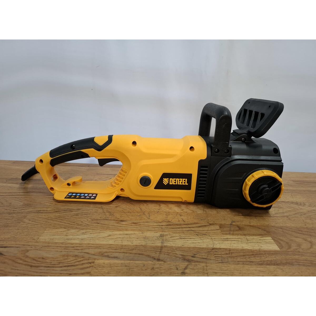 Электрическая цепная пила Denzel EDS-2200 (Цвет: Yellow)