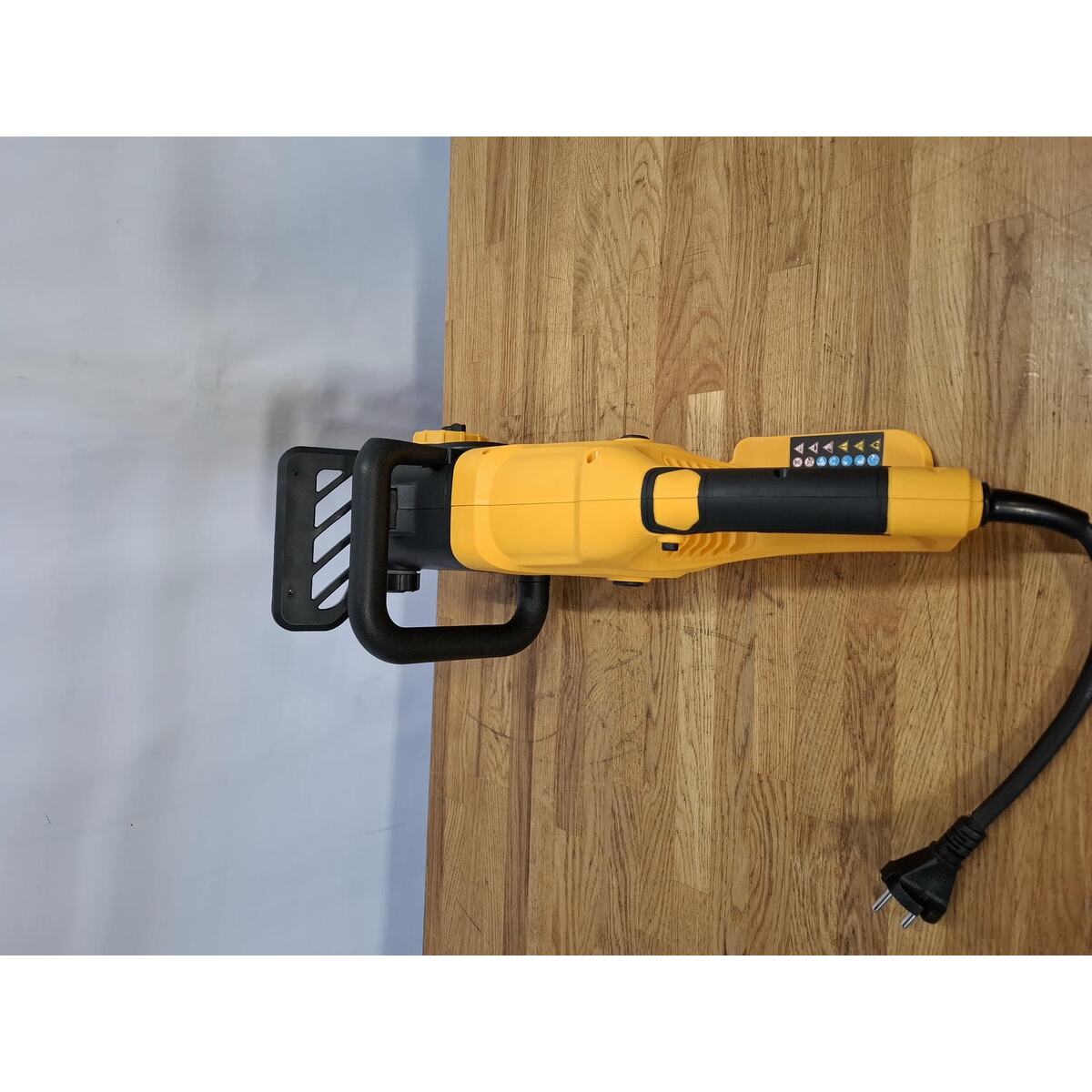 Электрическая цепная пила Denzel EDS-2200 (Цвет: Yellow)