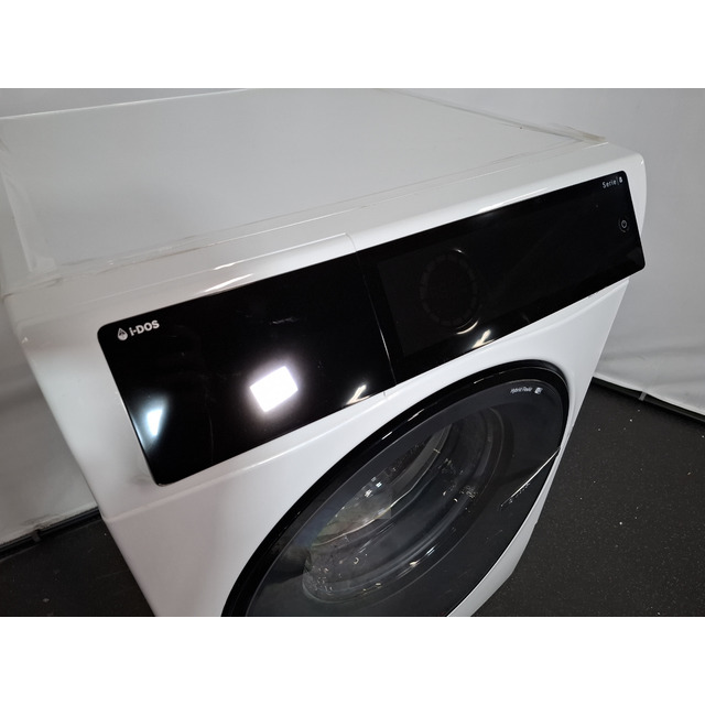 Стиральная машина Bosch Serie 8 WNC254A0SN, белый Стиральная машина Bosch Serie 8 WNC254A0SN, белый