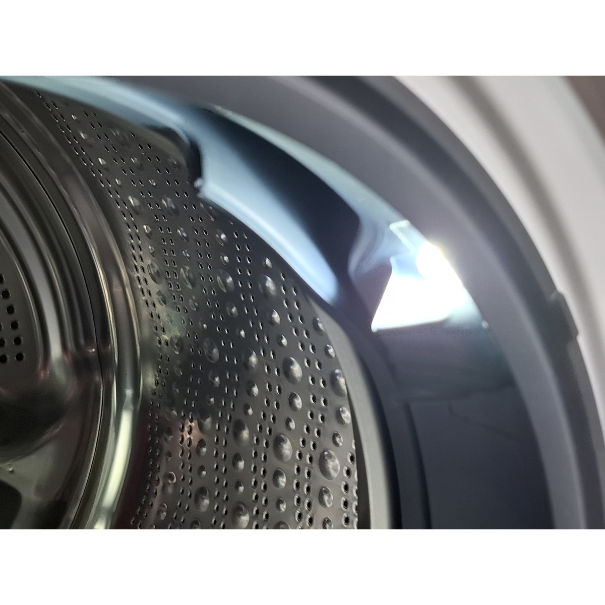 Стиральная машина Bosch Serie 8 WNC254A0SN, белый