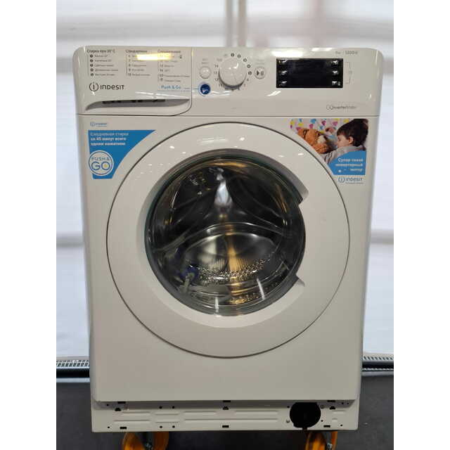 Стиральная машина Indesit BWE 81282 L, белый Стиральная машина Indesit BWE 81282 L, белый