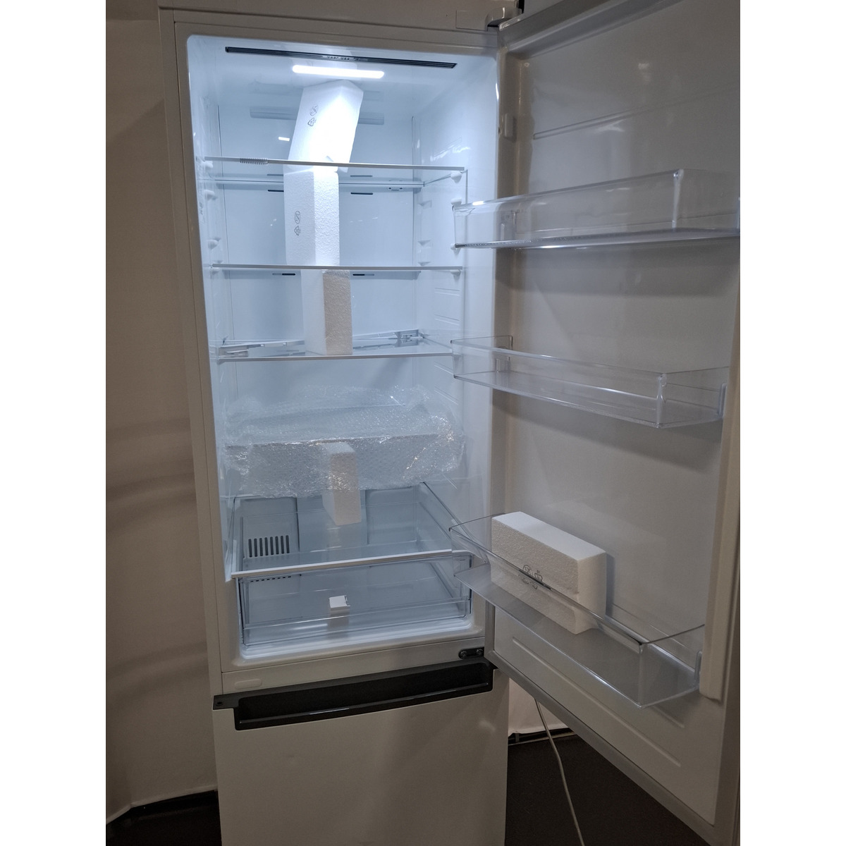 Холодильник LG GA-B509DQXL, белый 