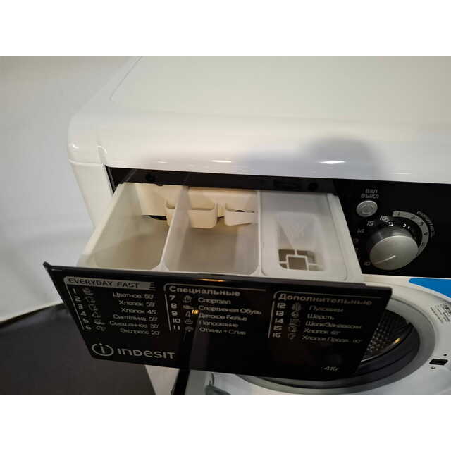 Стиральная машина Indesit EWUD 4105 BK CIS, белый