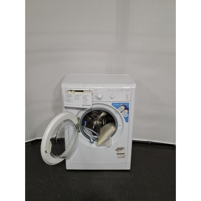 Стиральная машина Indesit IWUB 4085, белый