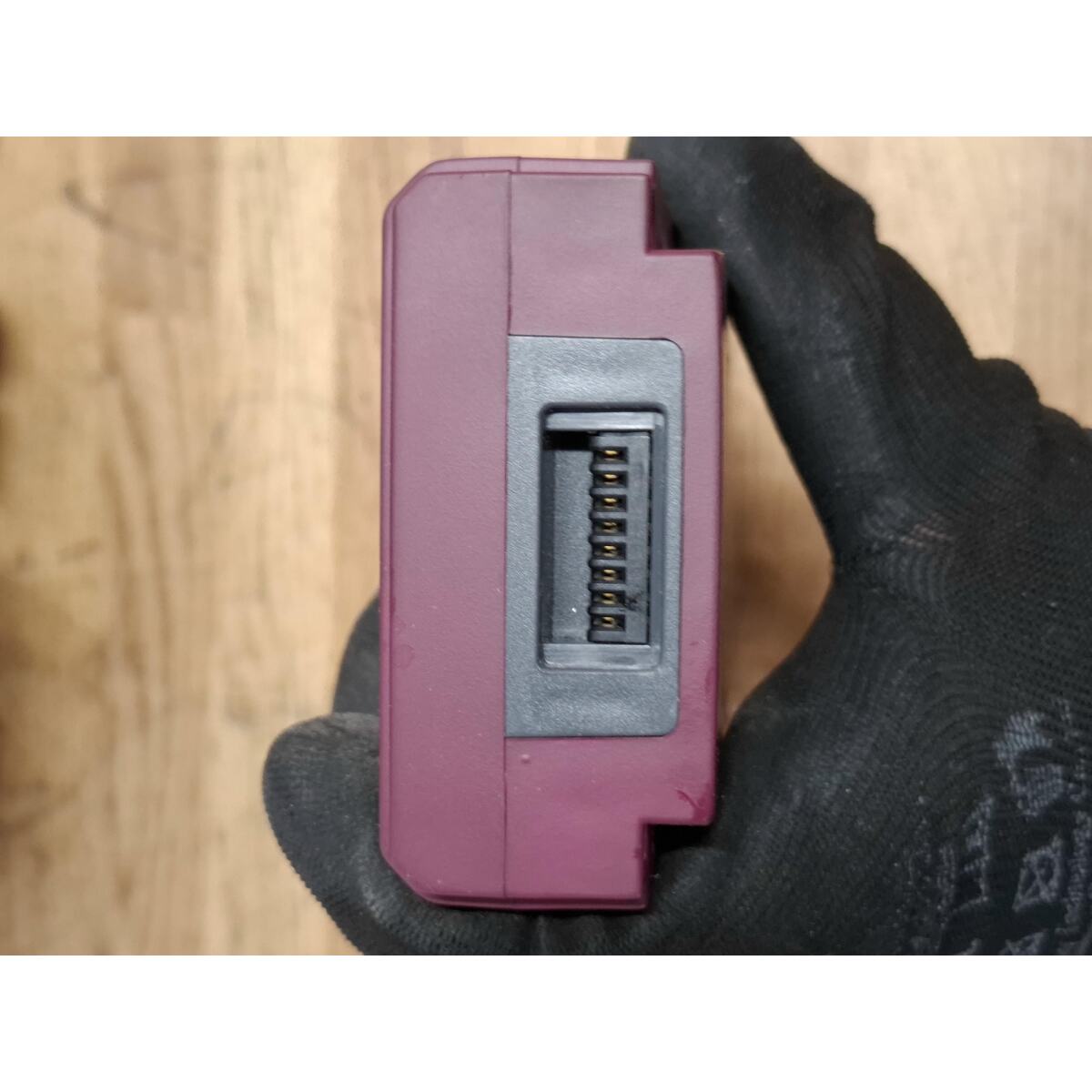 Пылесос беспроводной Thomson VH20BW02 (Цвет: Purple)