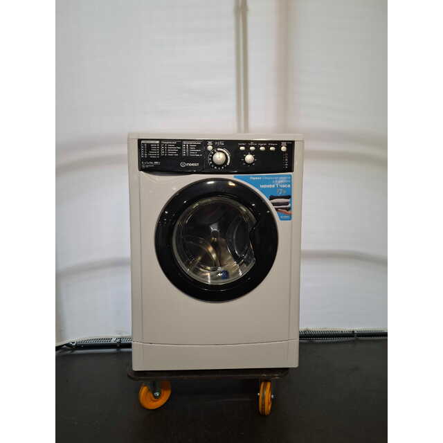 Стиральная машина Indesit EWSB 5085 BK CIS (Цвет: White / Black)
