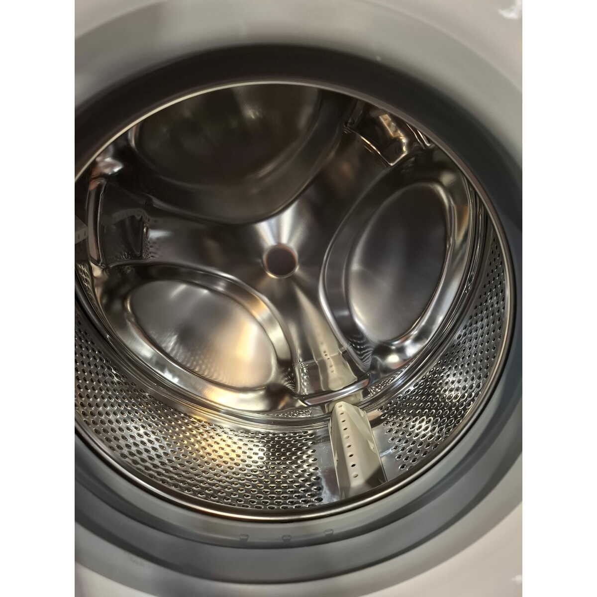 Стиральная машина Indesit EWSB 5085 BK CIS (Цвет: White/Black)