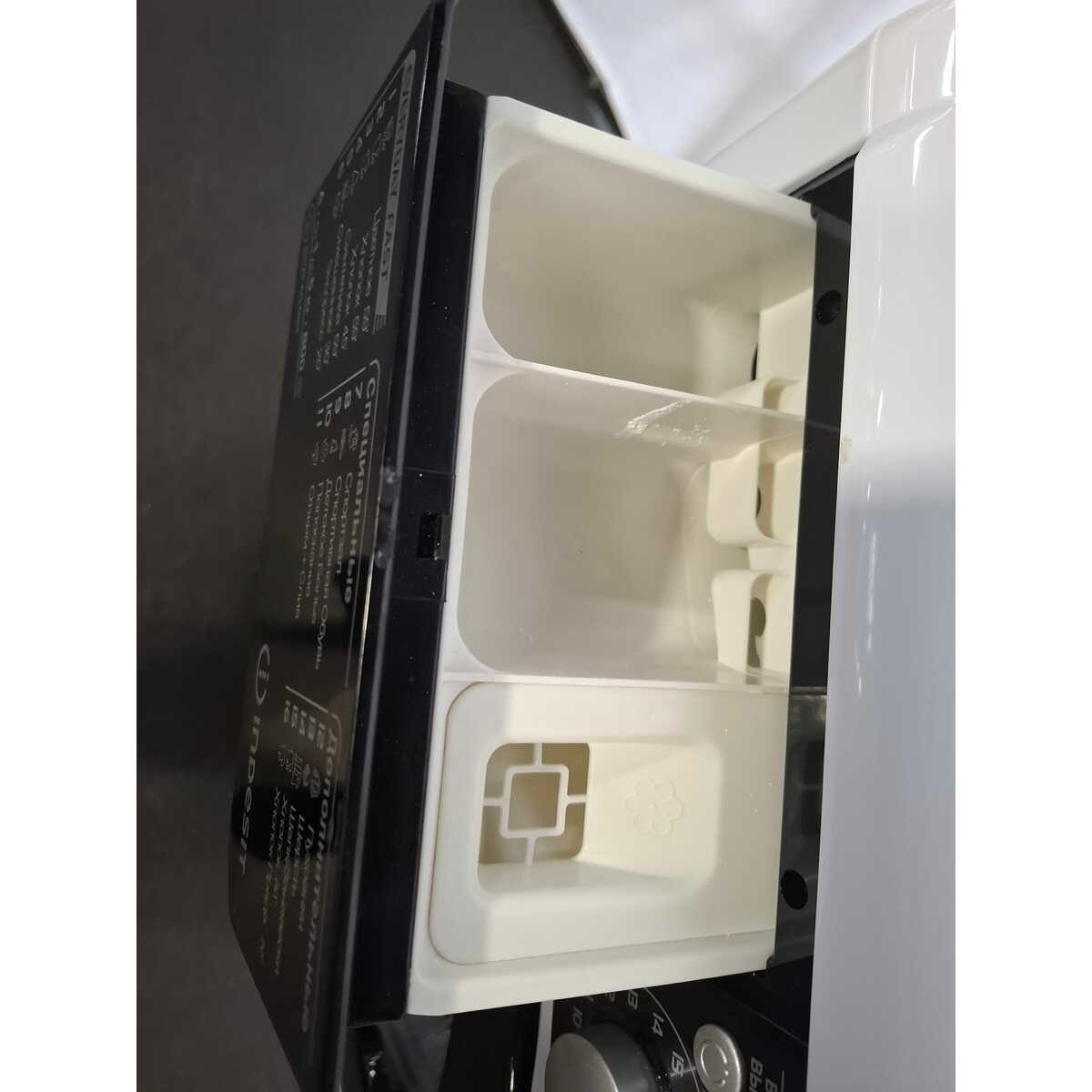 Стиральная машина Indesit EWSB 5085 BK CIS (Цвет: White/Black)