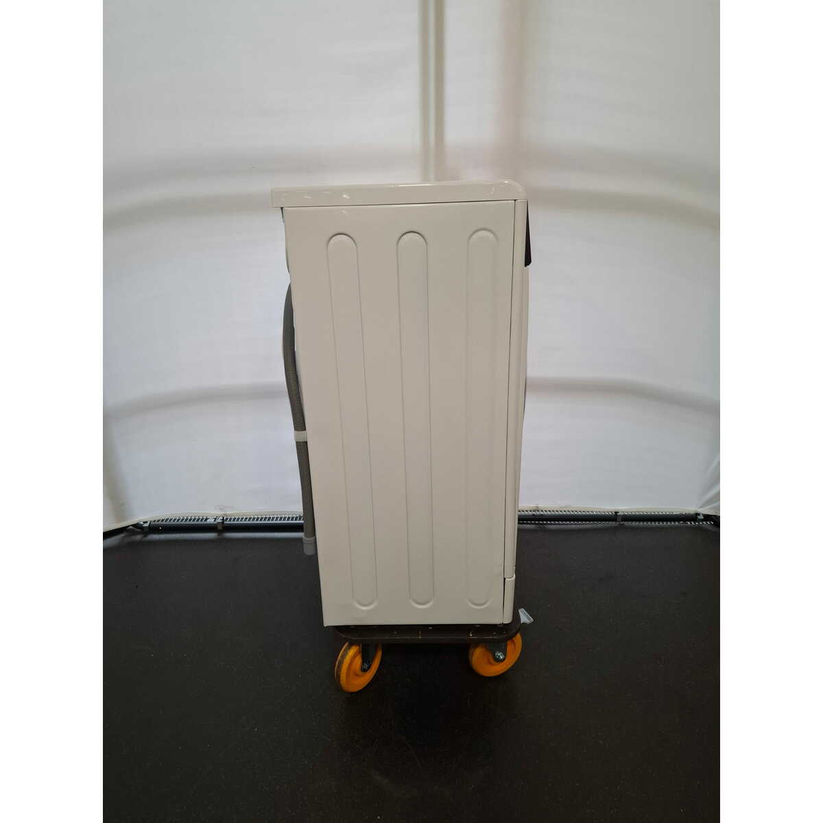 Стиральная машина Indesit EWSB 5085 BK CIS (Цвет: White/Black)