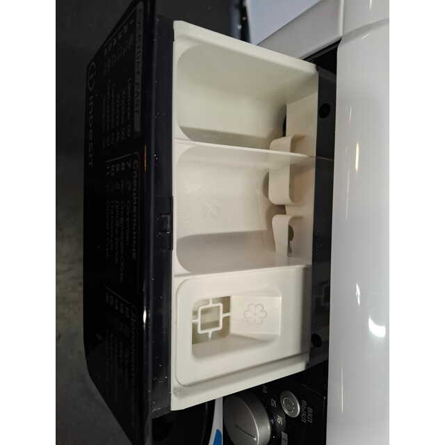 Стиральная машина Indesit EWUD 4105 BK CIS, белый Стиральная машина Indesit EWUD 4105 BK CIS, белый