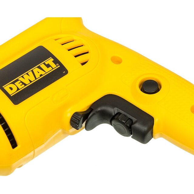 Дрель безударная DeWalt DWD014S-QS (Цвет: Yellow) Дрель безударная DeWalt DWD014S-QS (Цвет: Yellow)