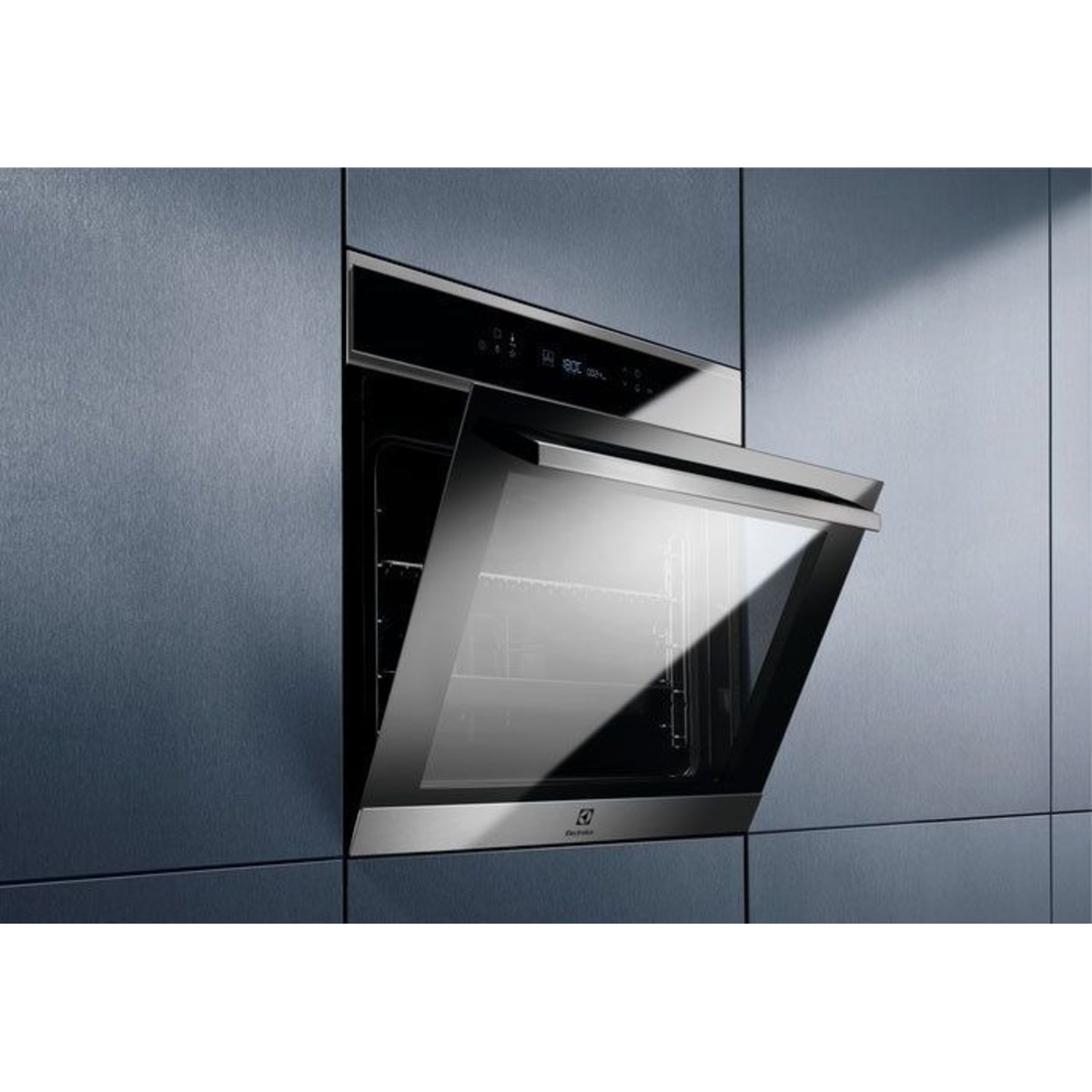 Духовой шкаф Electrolux COE7P31X2 (Цвет: Black/Silver)