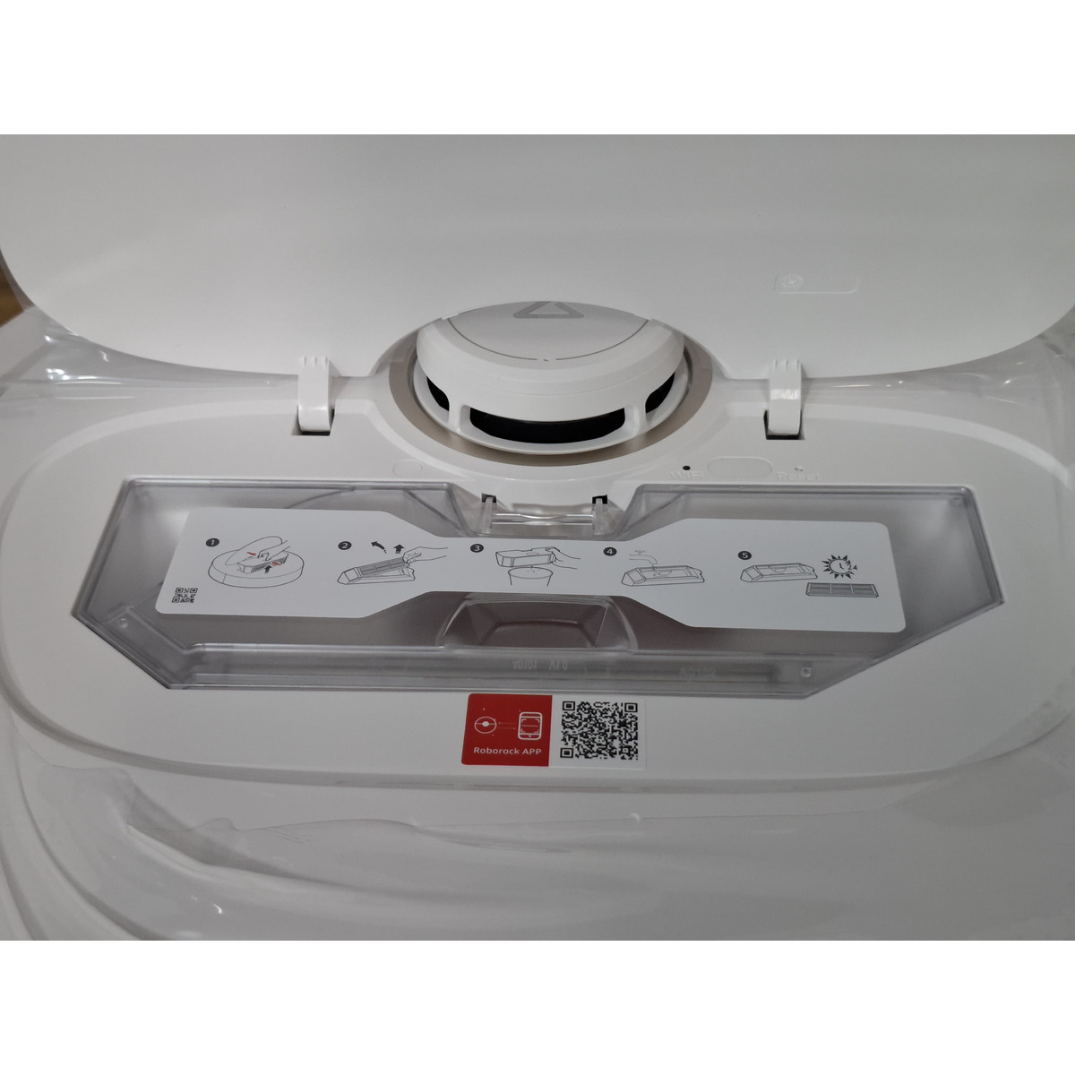 Робот-пылесос Roborock Qrevo MaxV With Refaill and Drainage System, белый