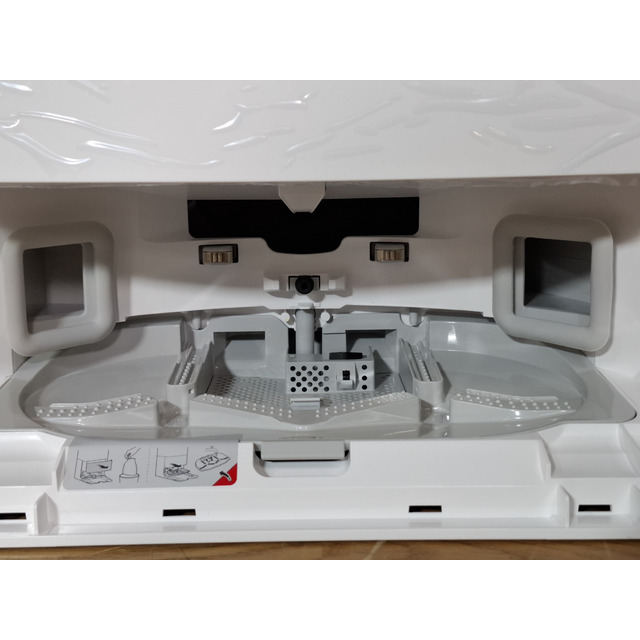 Робот-пылесос Roborock Qrevo MaxV With Refaill and Drainage System, белый Робот-пылесос Roborock Qrevo MaxV With Refaill and Drainage System, белый