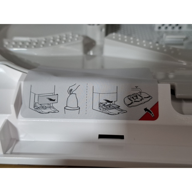 Робот-пылесос Roborock Qrevo MaxV With Refaill and Drainage System, белый Робот-пылесос Roborock Qrevo MaxV With Refaill and Drainage System, белый
