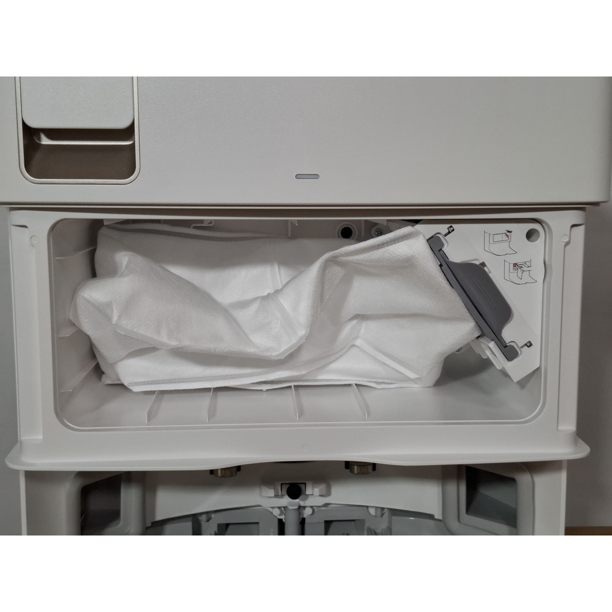 Робот-пылесос Roborock Qrevo MaxV With Refaill and Drainage System, белый