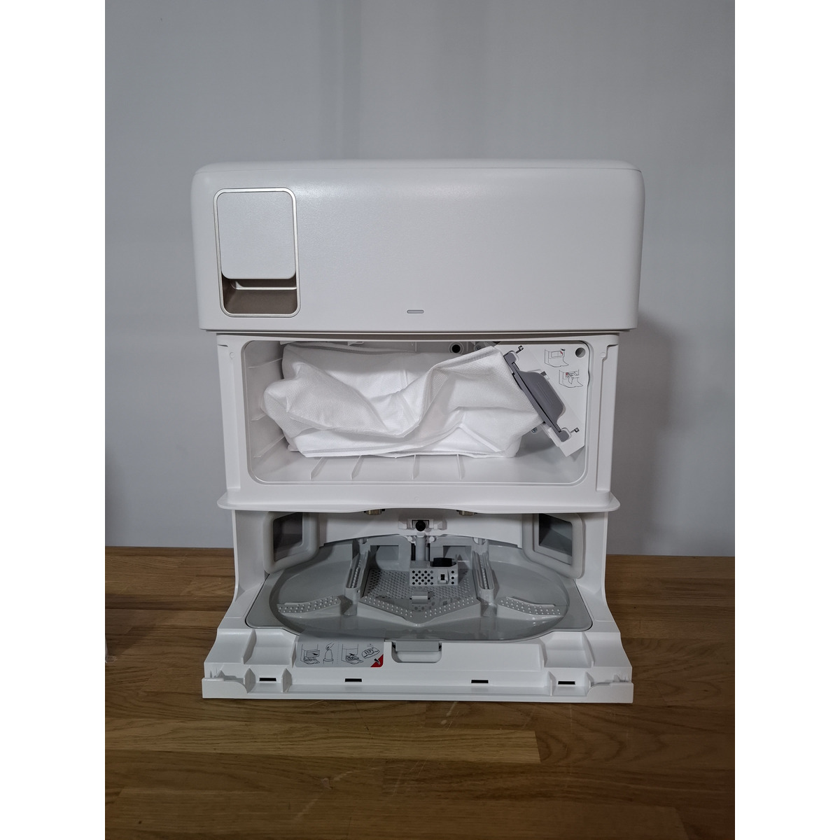 Робот-пылесос Roborock Qrevo MaxV With Refaill and Drainage System, белый