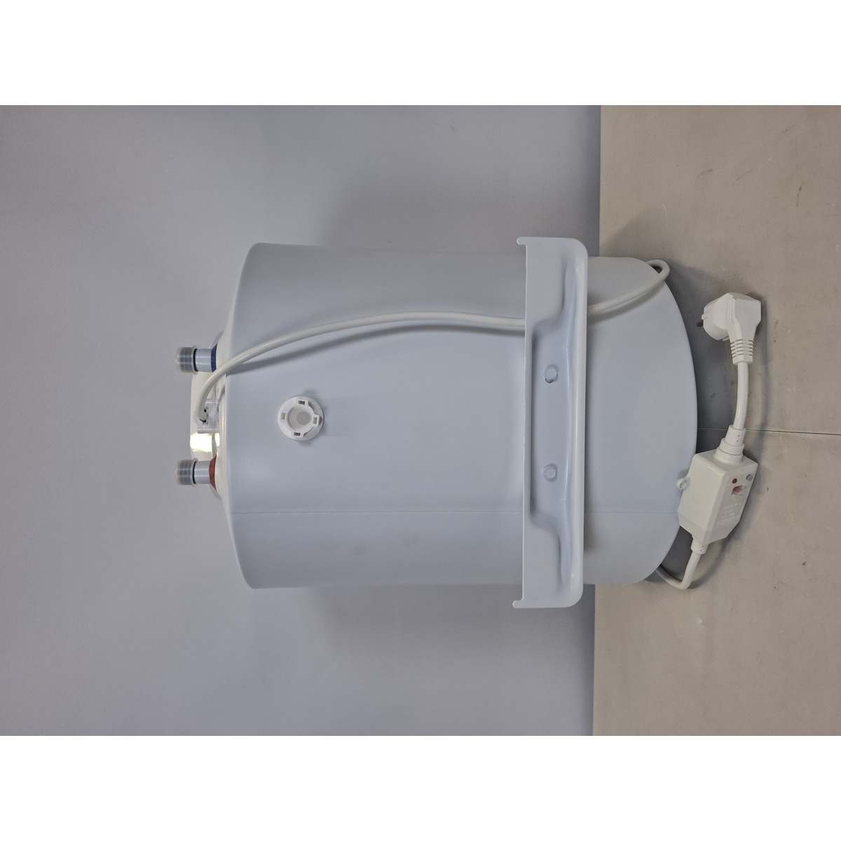 Водонагреватель Thermex TitaniumHeat 30 V Slim, белый