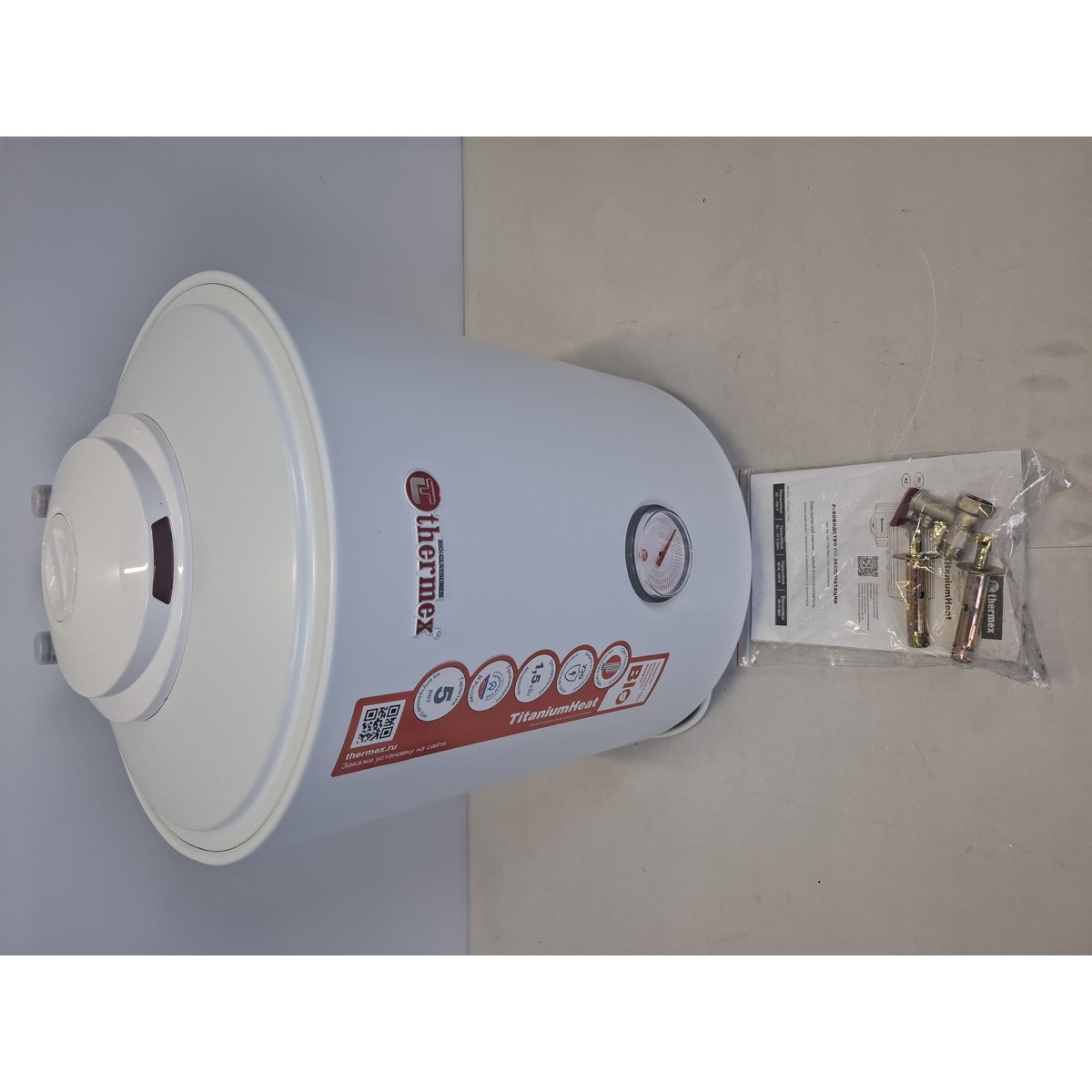 Водонагреватель Thermex TitaniumHeat 30 V Slim, белый