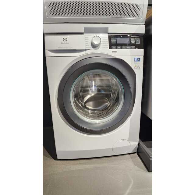 Стиральная машина Electrolux EW8F3R28S (Цвет: White) Стиральная машина Electrolux EW8F3R28S (Цвет: White)