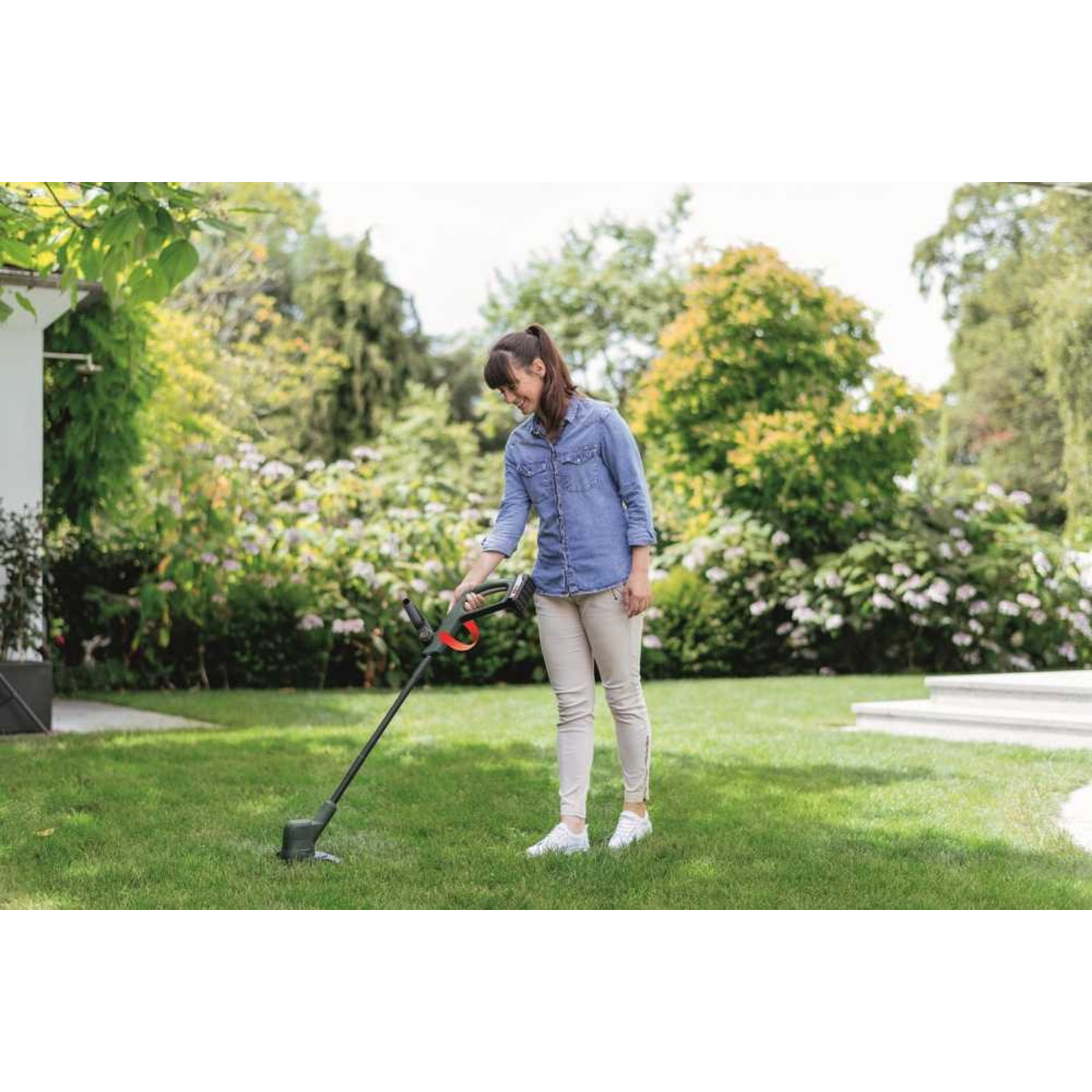 Триммер электрический Bosch EasyGrassCut 18 (Цвет: Green)