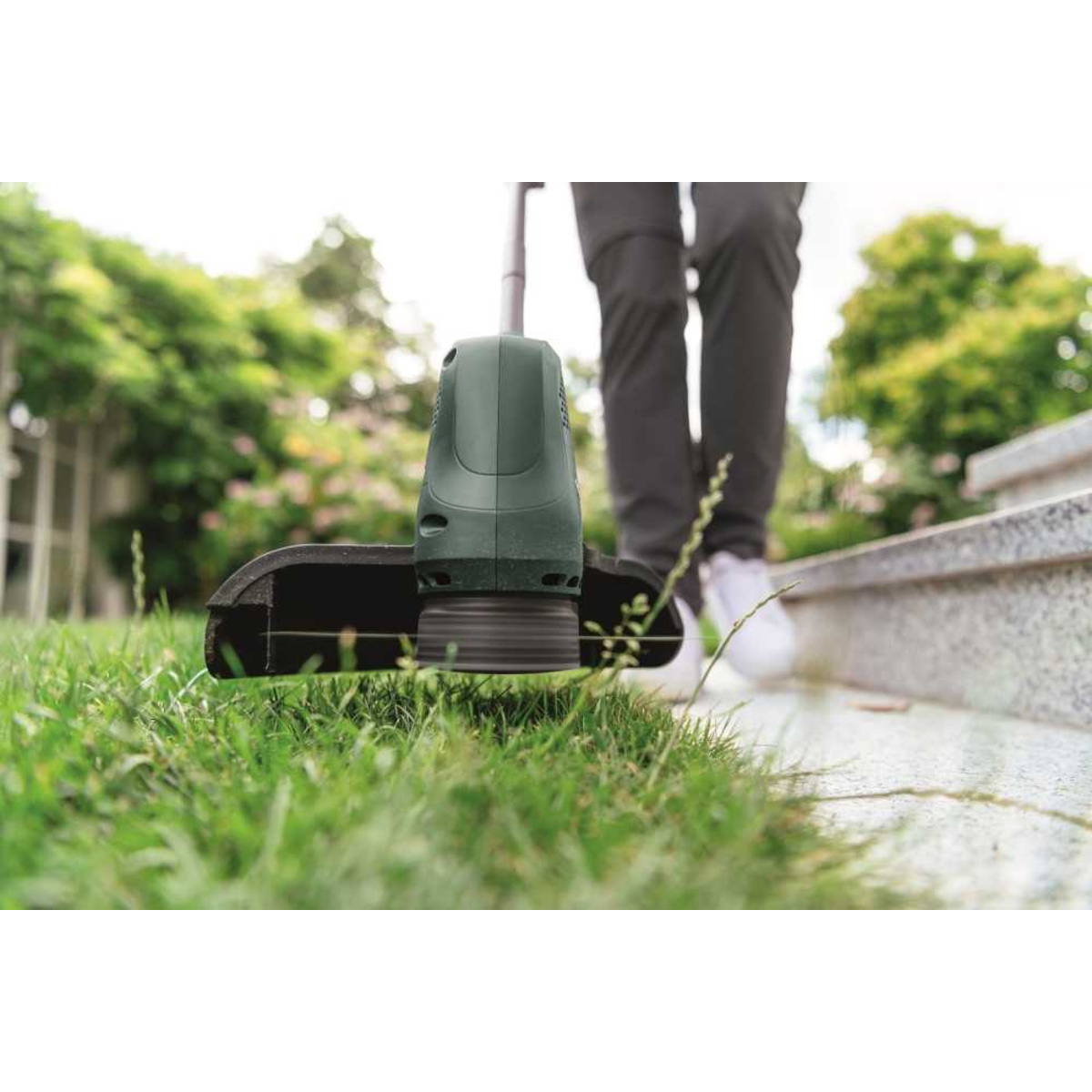 Триммер электрический Bosch EasyGrassCut 18 (Цвет: Green)