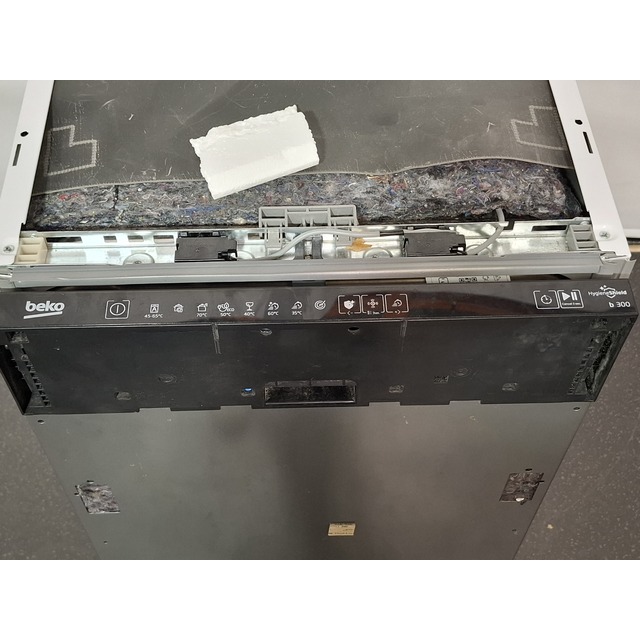Посудомоечная машина Beko BDIS38120Q, белый