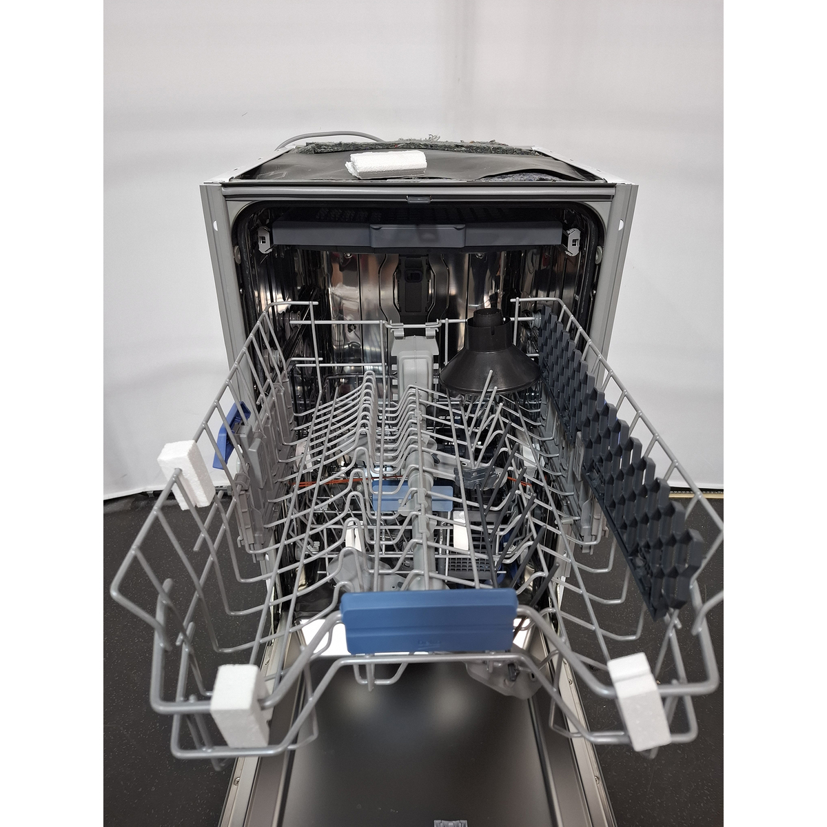 Посудомоечная машина Beko BDIS38120Q, белый