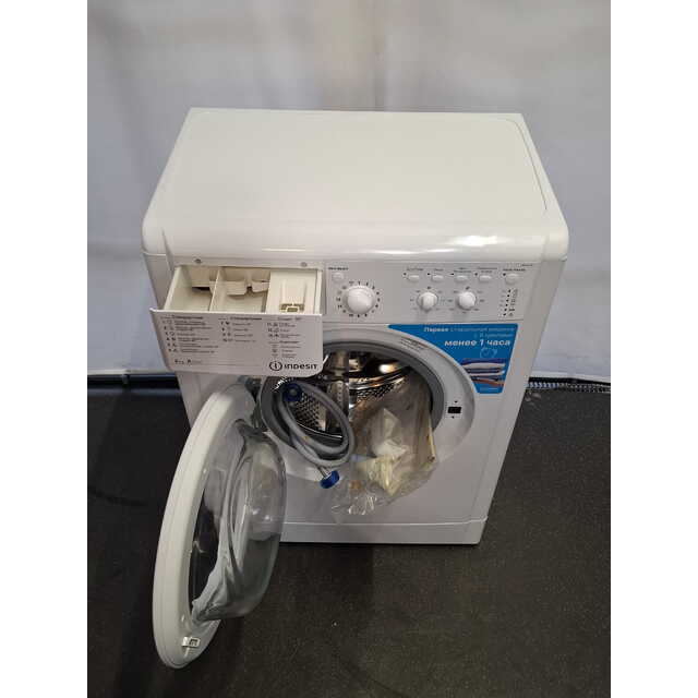 Стиральная машина Indesit IWSC 6105, белый