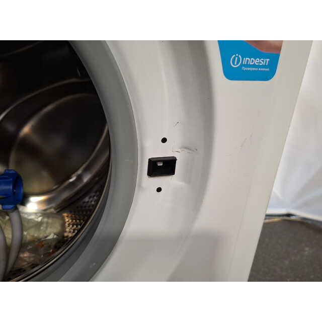 Стиральная машина Indesit IWSC 6105, белый