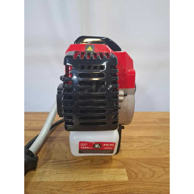 Триммер бензиновый MTX MT-52 (2-коробки) (Цвет: Red / Black) Триммер бензиновый MTX MT-52 (2-коробки) (Цвет: Red / Black)