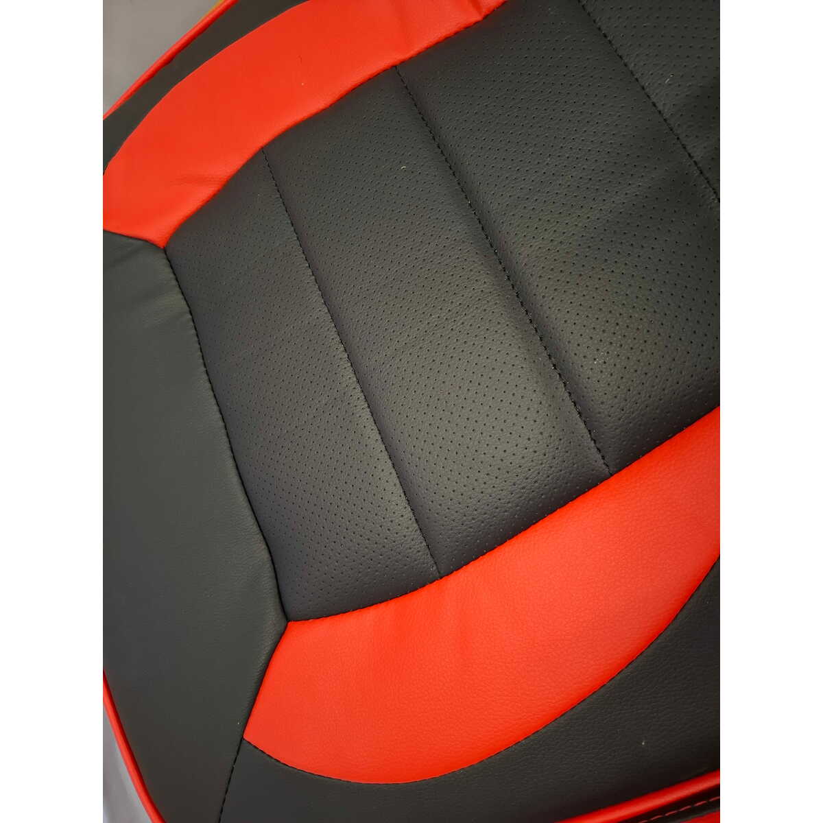 Кресло игровое Defender Tauros (Цвет: Red/Black)