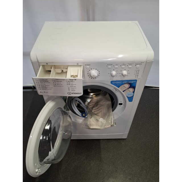 Стиральная машина Indesit IWSC 6105, белый