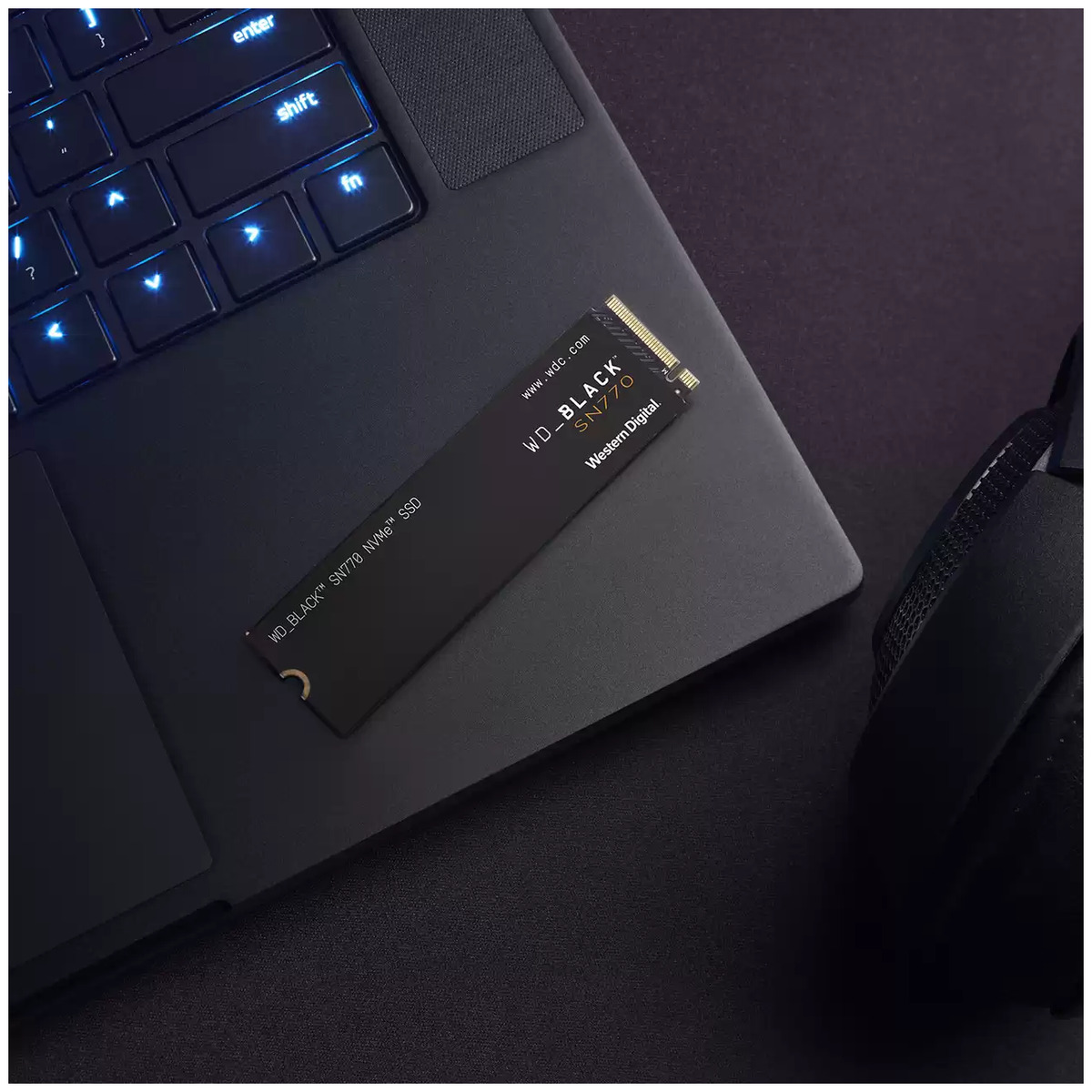 SSD жесткий диск Western Digital WD Black SN770 2 ТБ M.2 WDS200T3X0E